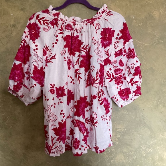 4our Dreamers Linen Blend Floral Pintuck Peasant Top - Picture 6 of 6